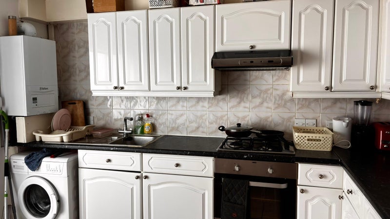 Room Devenay Road in Greater London