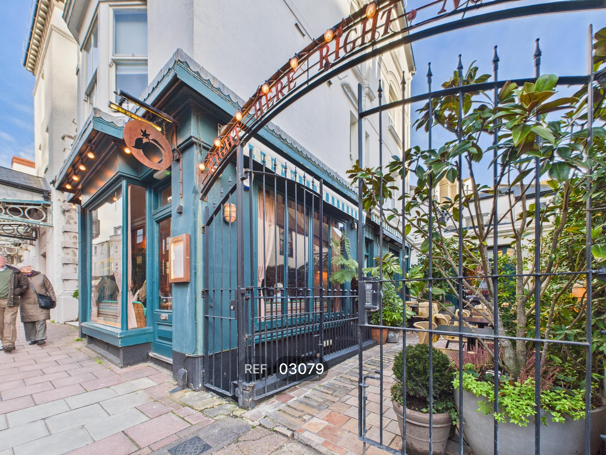 Flat Middle Street in Brighton