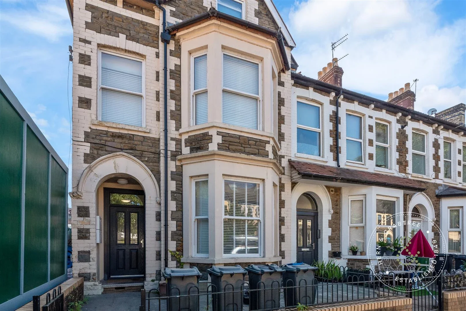 Flat Rawden Place in Cardiff
