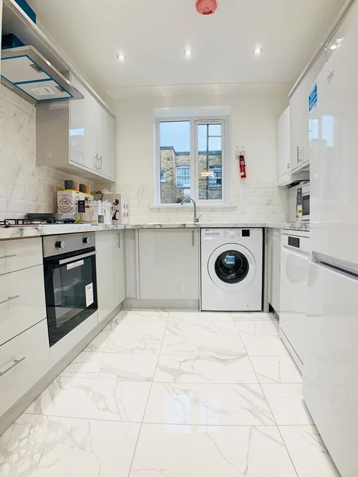 Room Myrdle Street in Greater London