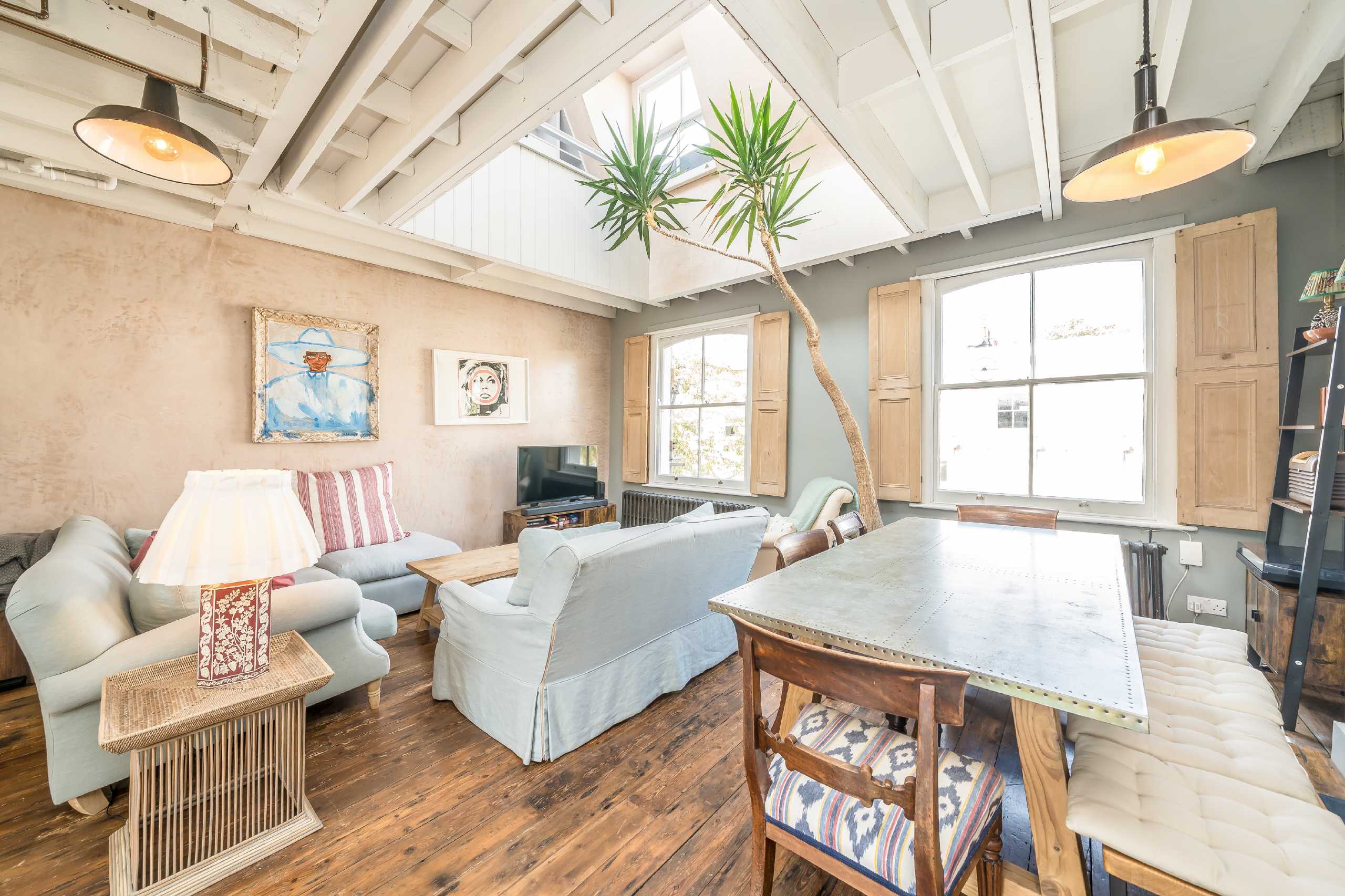 Flat Chesterton Road in Greater London