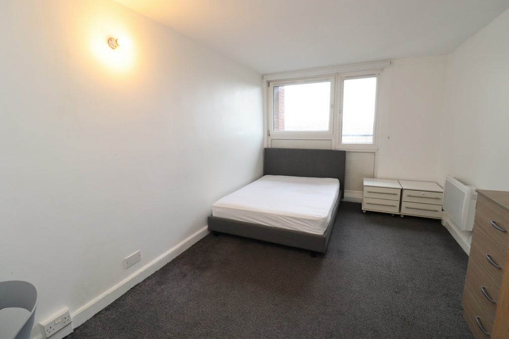 Room Globe Road in Greater London