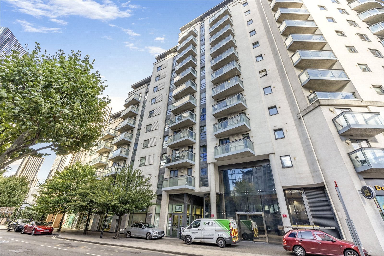 Flat Limeharbour in Greater London