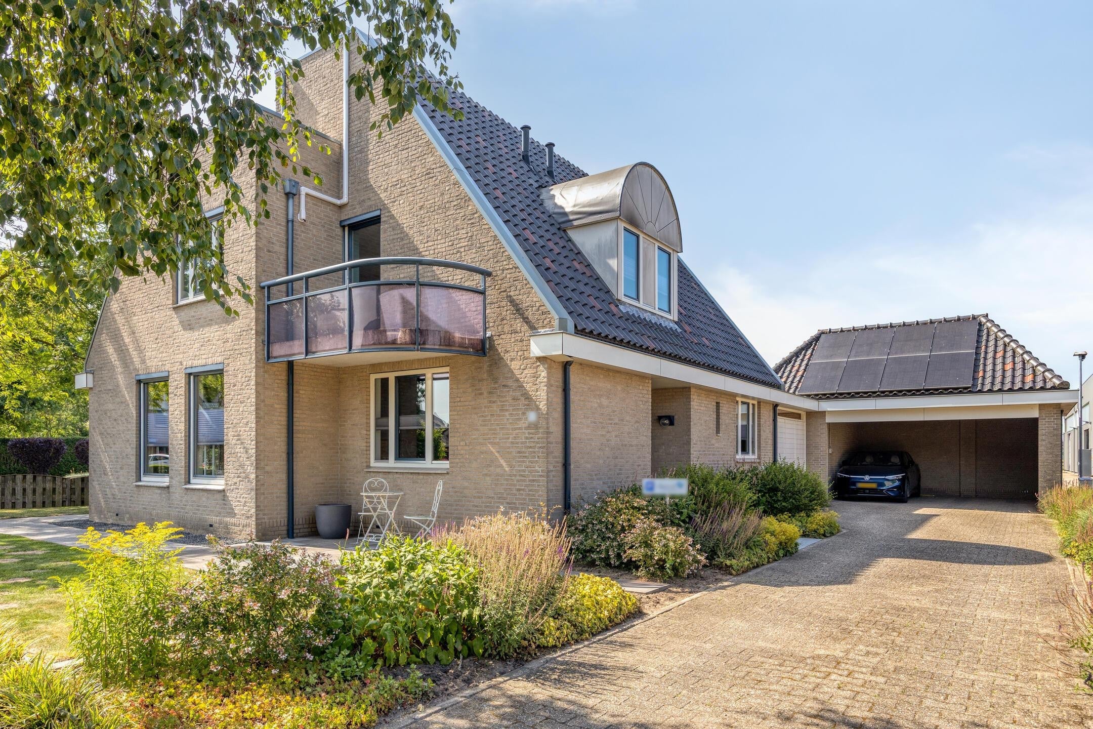 Hoofdstraat in Genderen