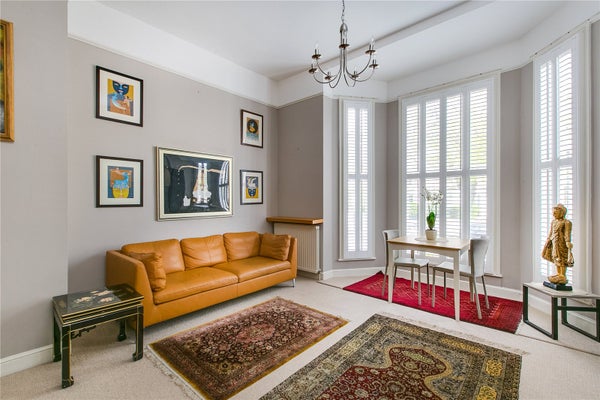 Flat Elsham Road in London