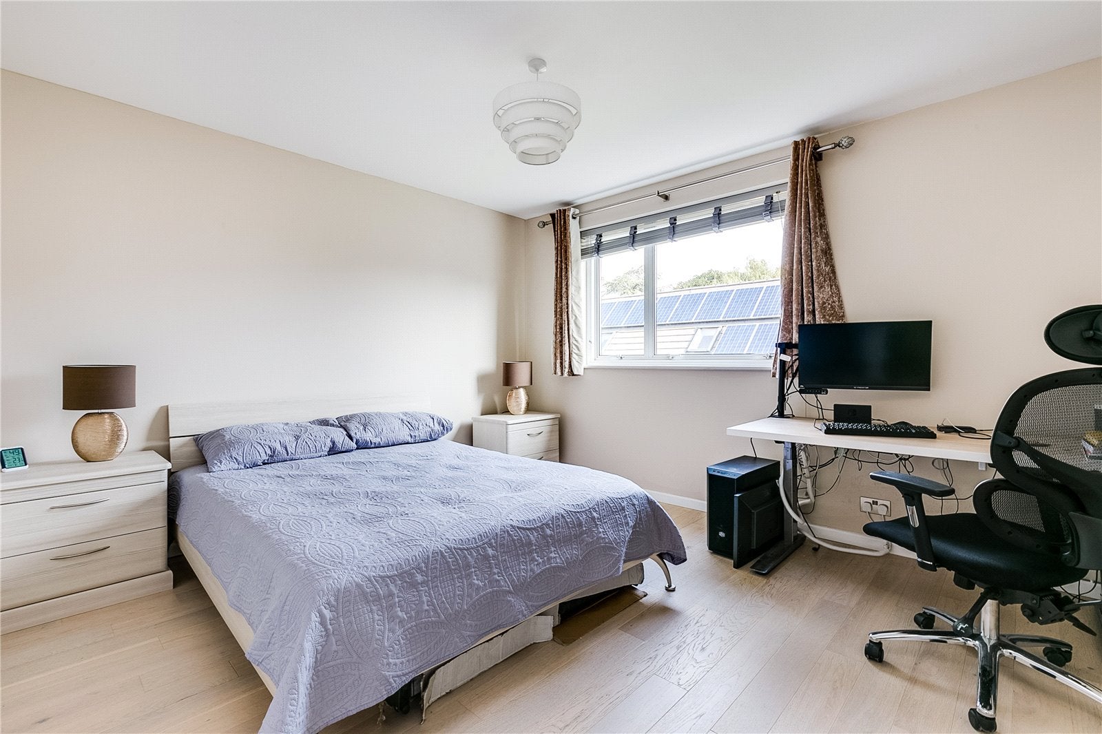 Flat Clarence Avenue in Greater London