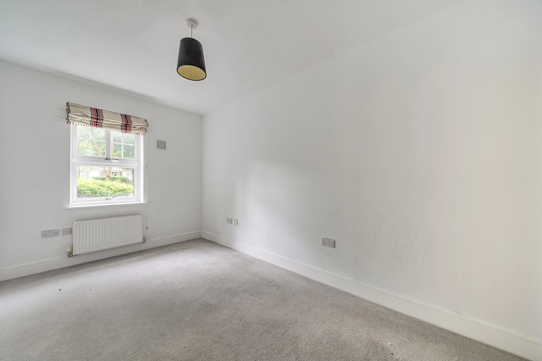 Flat Golden Manor in Greater London