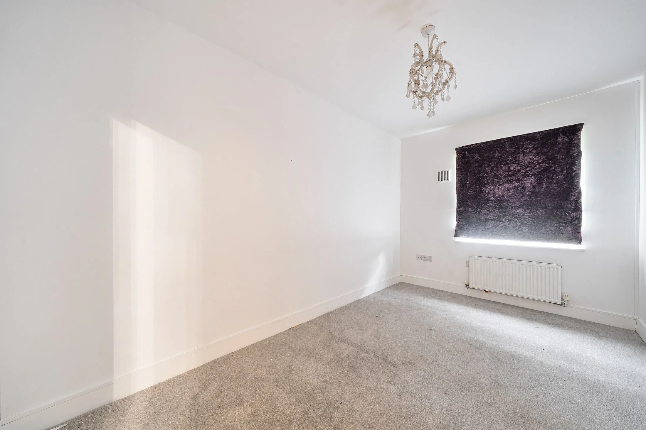 Flat Golden Manor in Greater London