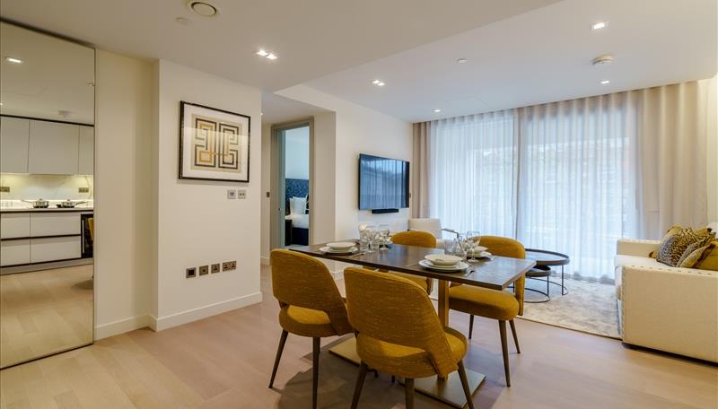 Flat TOTTERIDGE COMMON in London