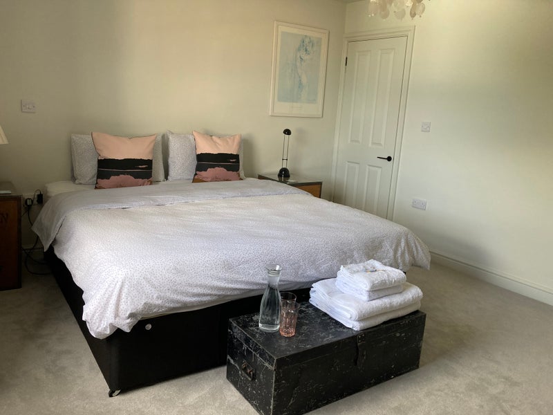 Room Wentworth Road in Bristol