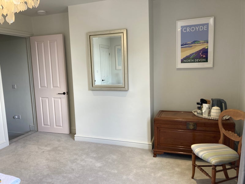 Room Wentworth Road in Bristol
