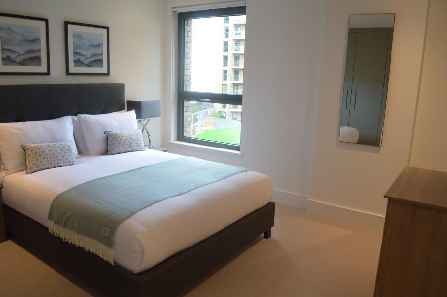 Flat Empire Way in Greater London