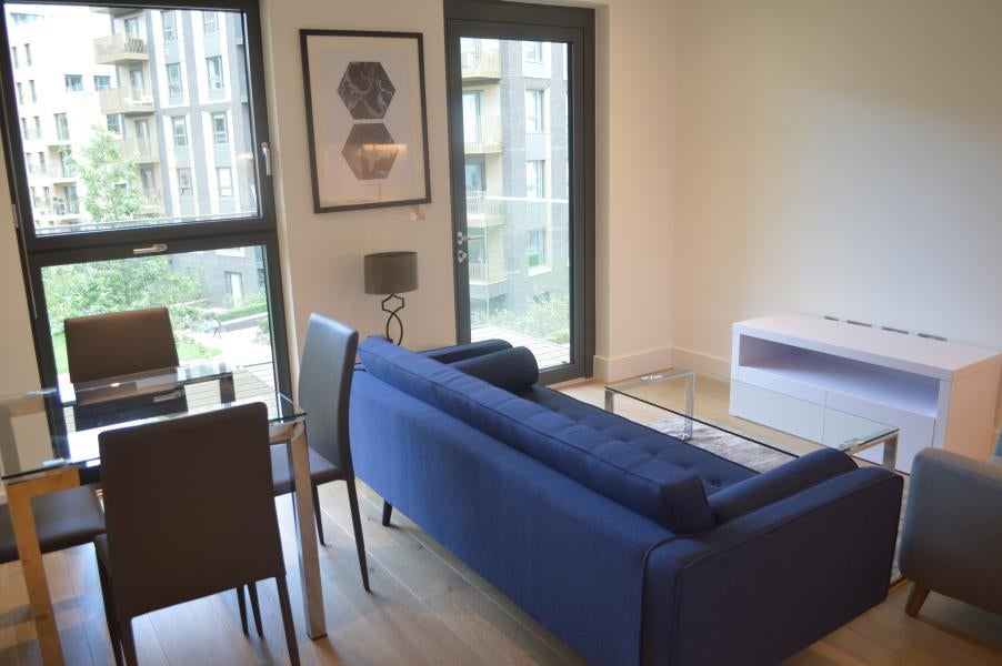 Flat Empire Way in Greater London
