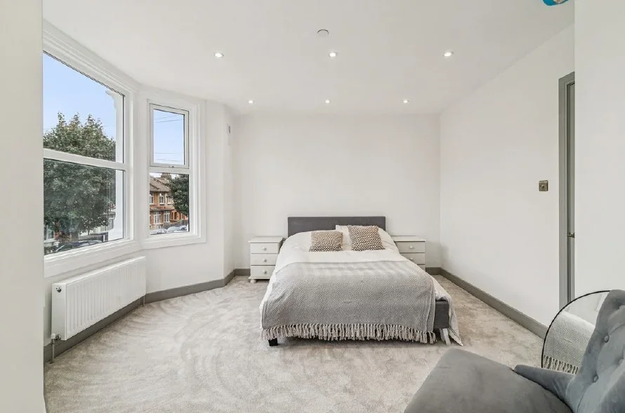 Flat Westcote Road in Greater London