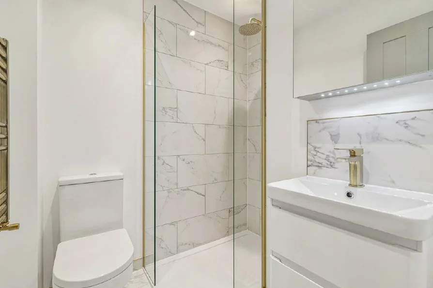 Flat Westcote Road in Greater London