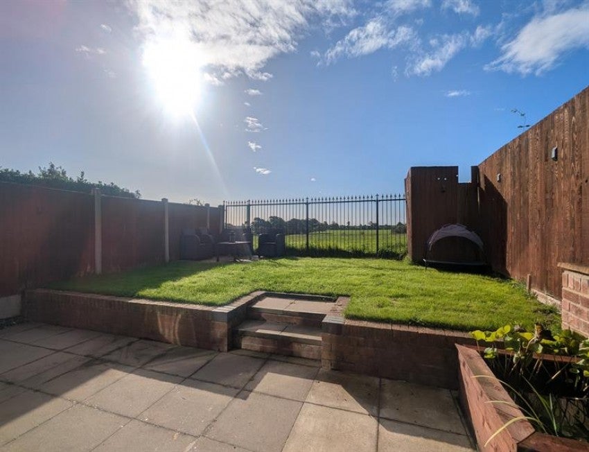 House Edgewell Lane in Eaton
