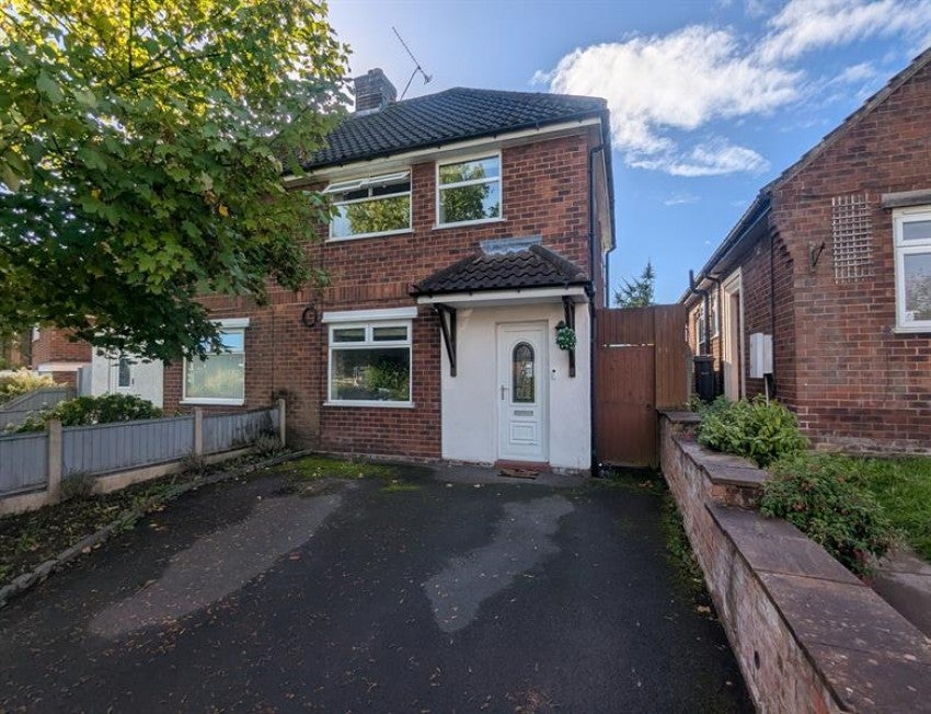House Edgewell Lane in Eaton