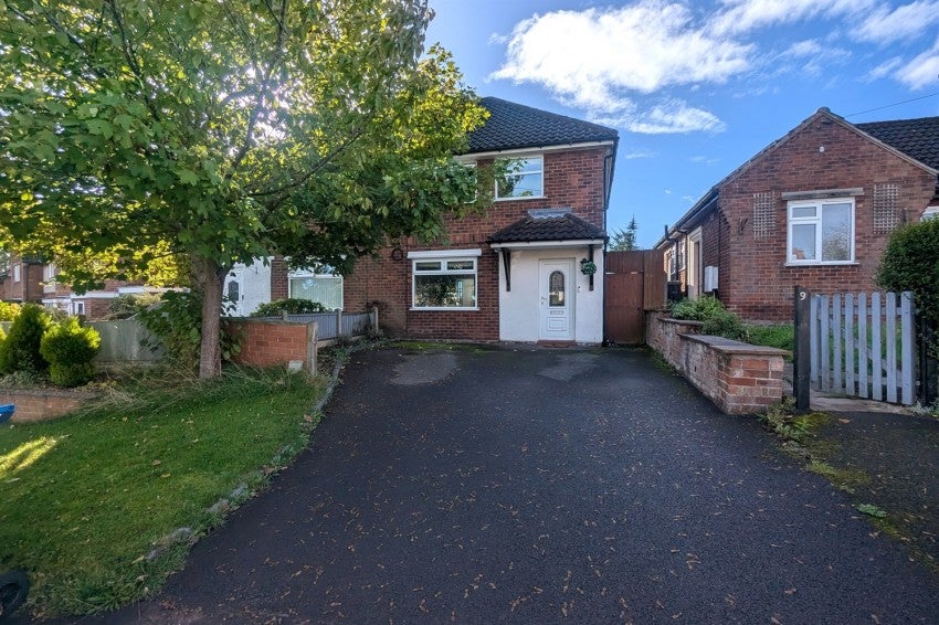 House Edgewell Lane in Eaton