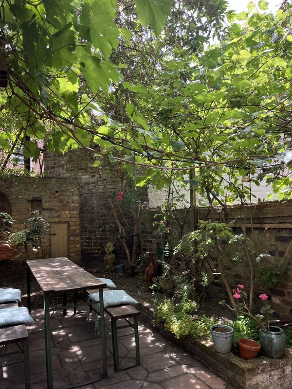 House Gladstone Street in Greater London