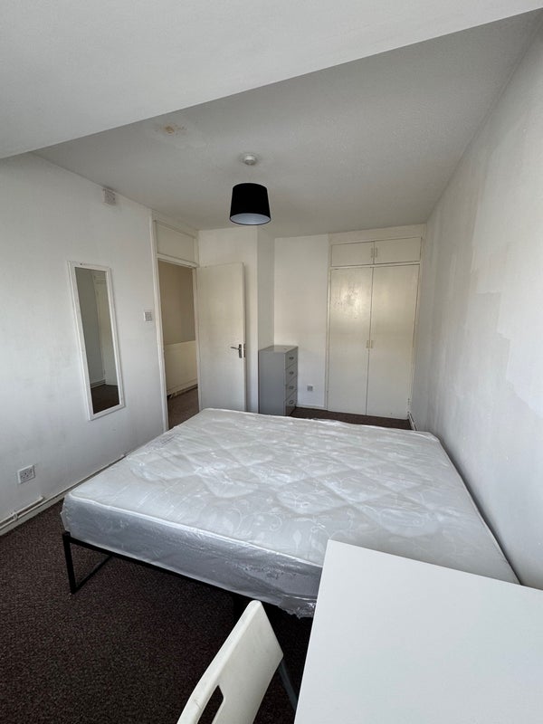 Room Church Road in Greater London