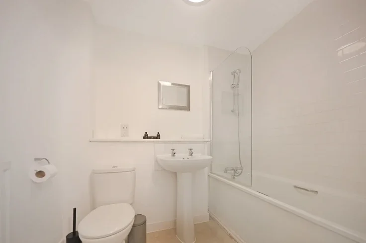 Flat Mortimer Square in Milton Keynes