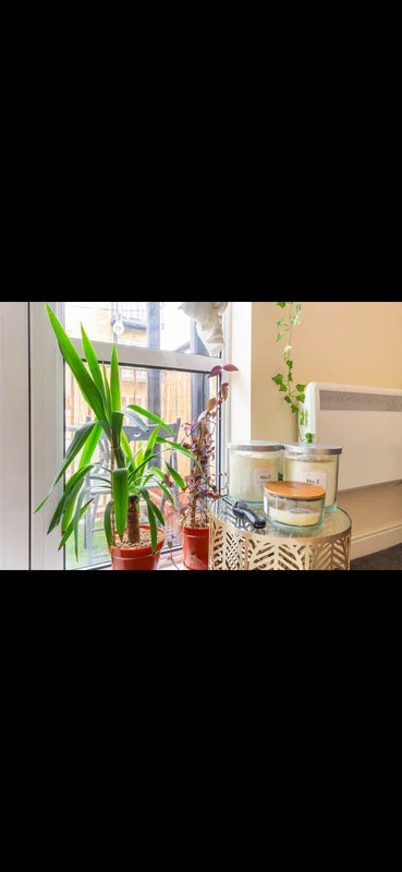 Room Candle Street in Greater London