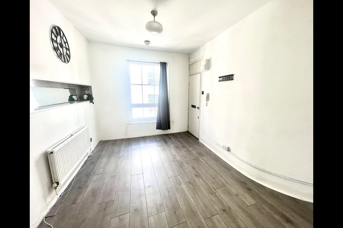 Flat Paul Street in Greater London