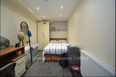 Flat Ashwood Terrace in Leeds