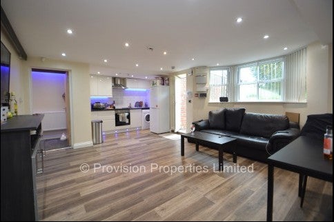 Flat Ashwood Terrace in Leeds