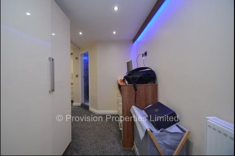 Flat Ashwood Terrace in Leeds