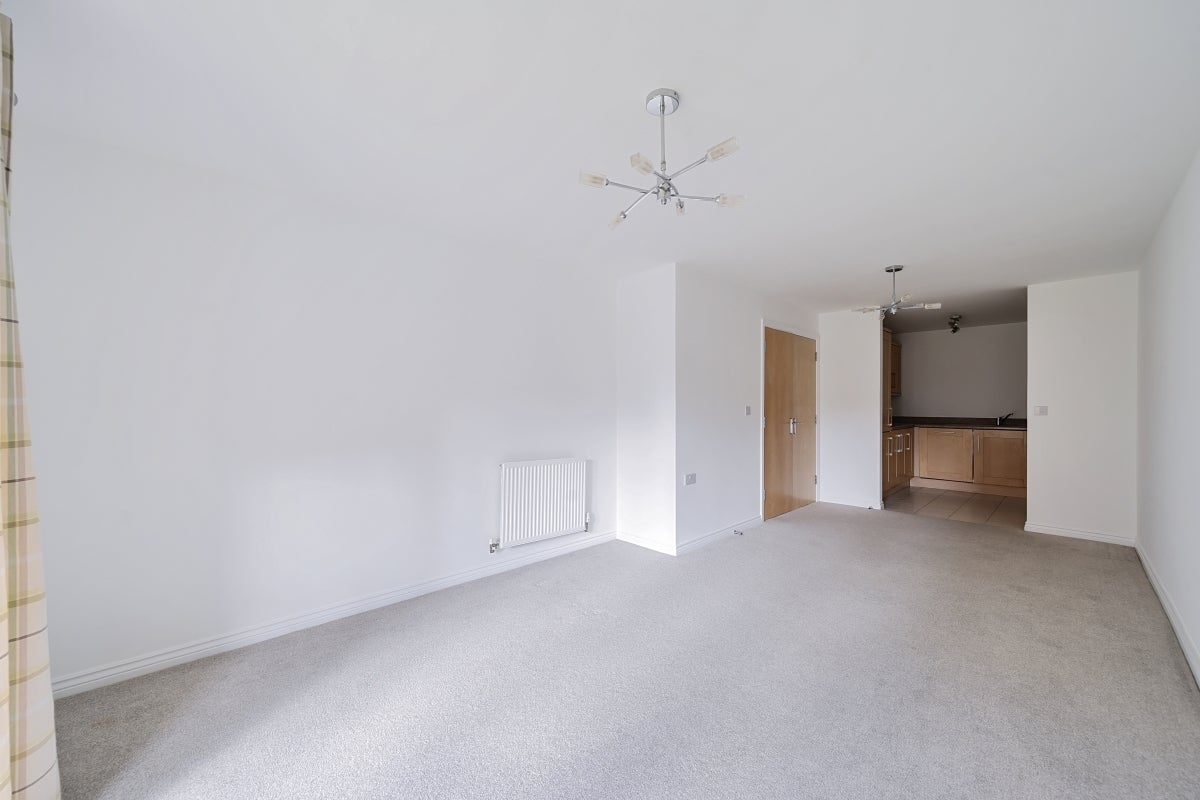 Flat Highcroft Road in Winchester
