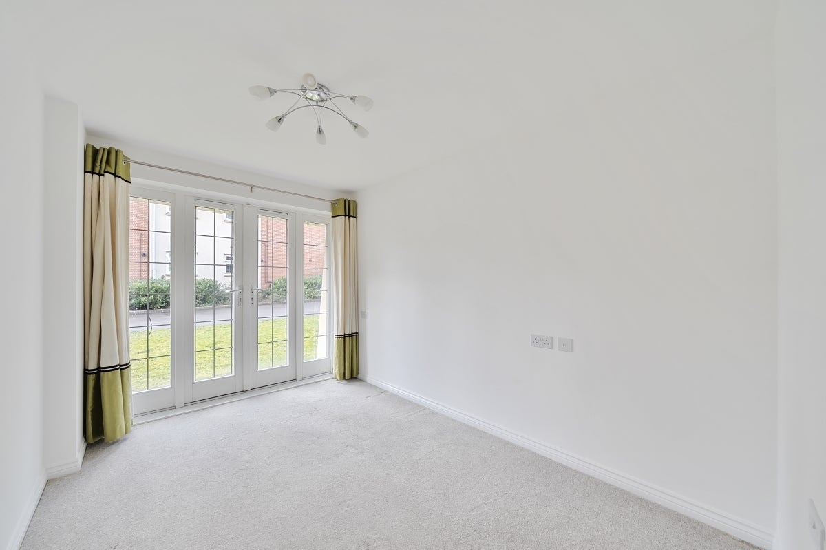 Flat Highcroft Road in Winchester