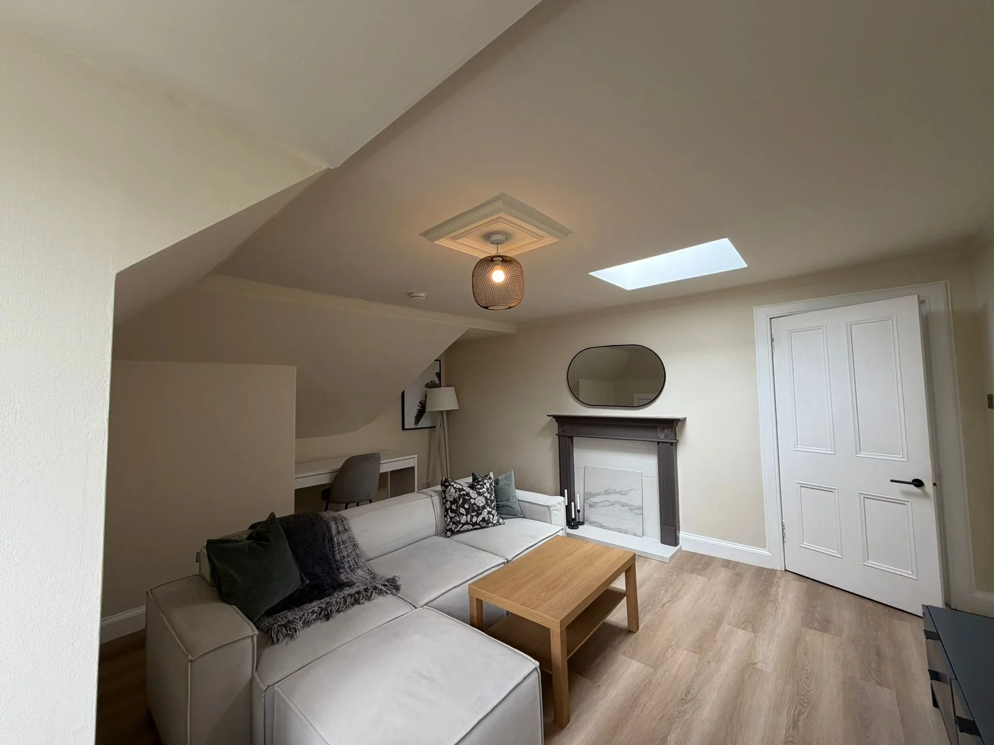Flat Morningside Road in City of Edinburgh