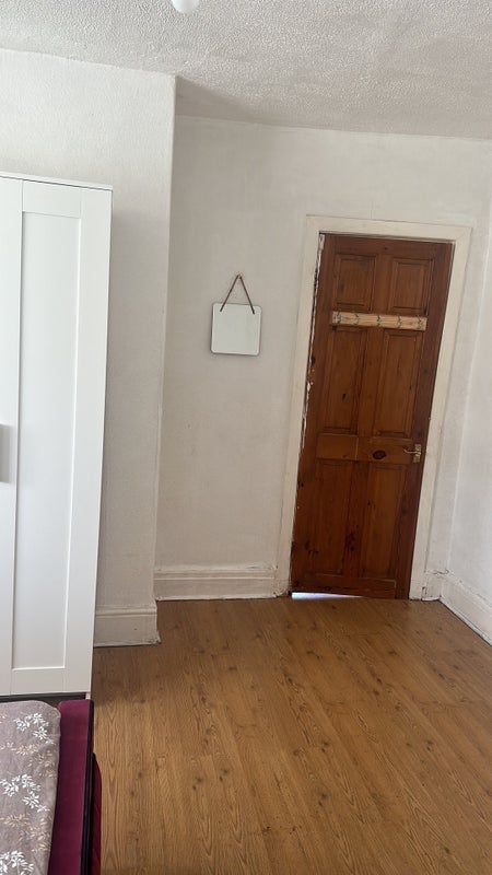 Room Greenstead Avenue in Manchester