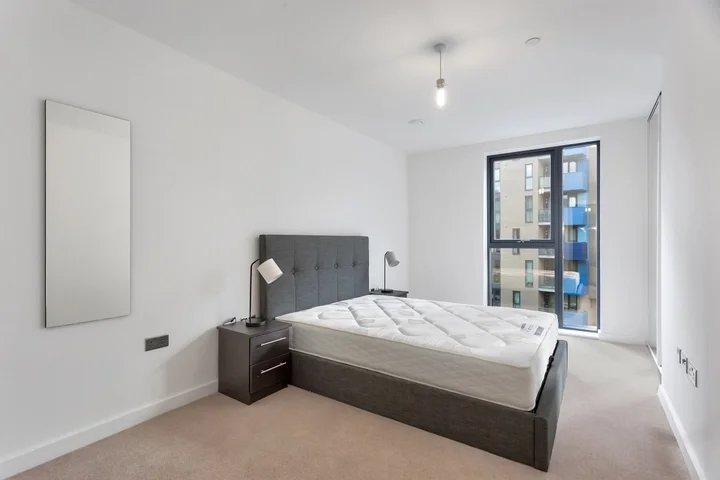 Flat Larkwood Avenue in Greater London