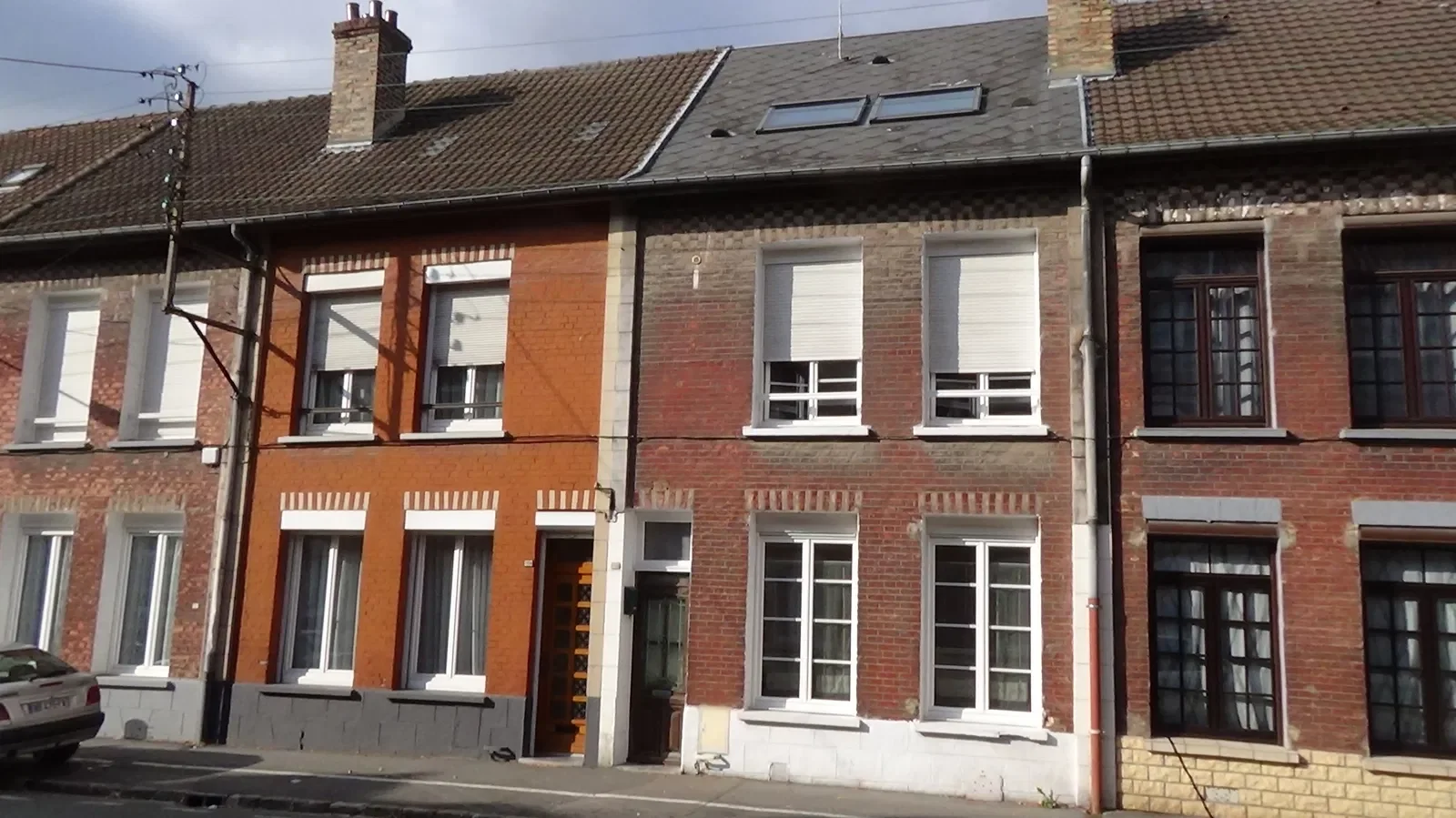 Appartement Piste cyclable dangereuse, étroite avec des bordures et des cédez le passage à chaque carrefour. à Arras