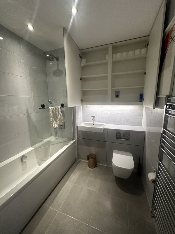 Flat Stockwell Road in Greater London