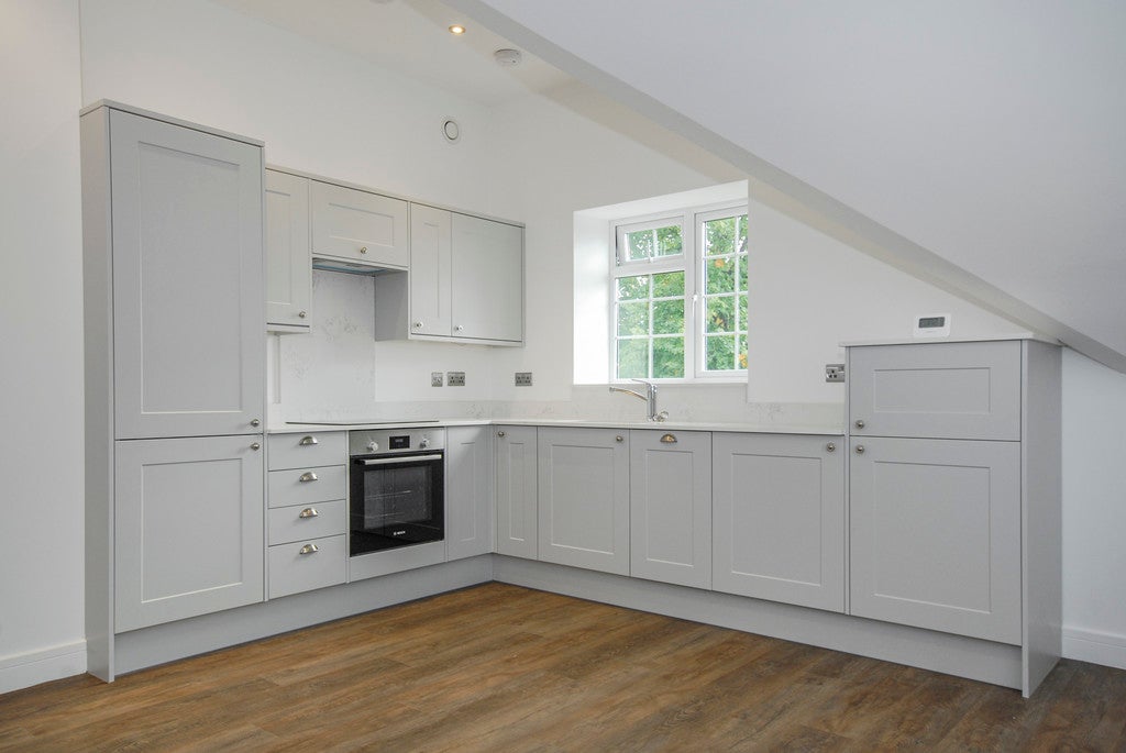 Flat Harefield Road in Greater London