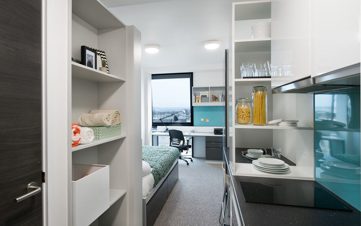 Room Clifton Place in Glasgow
