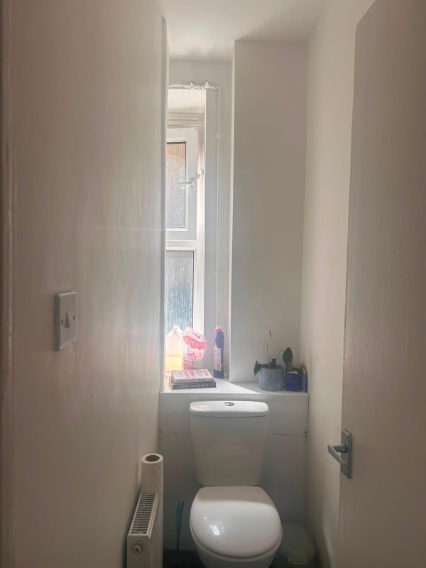 Room Jebb Avenue in Greater London