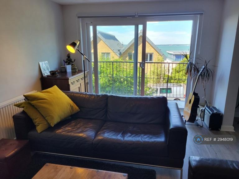 Flat Cliff Road in Cowes