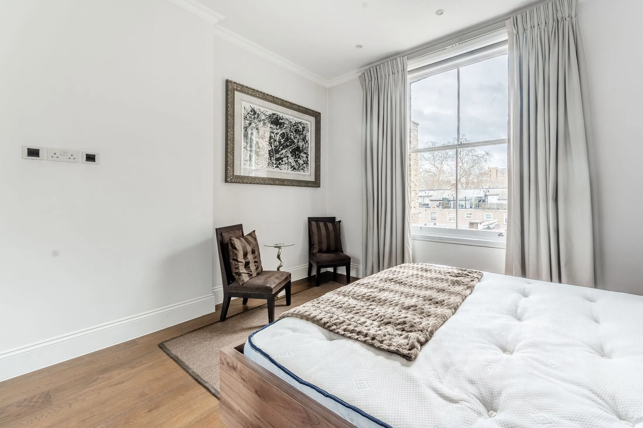 Flat Stanhope Mews East in Greater London