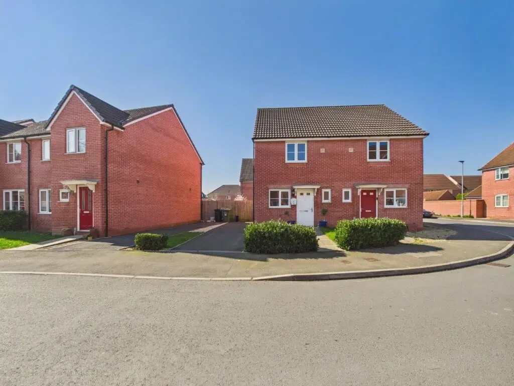 House Sentinel Close in Worcester