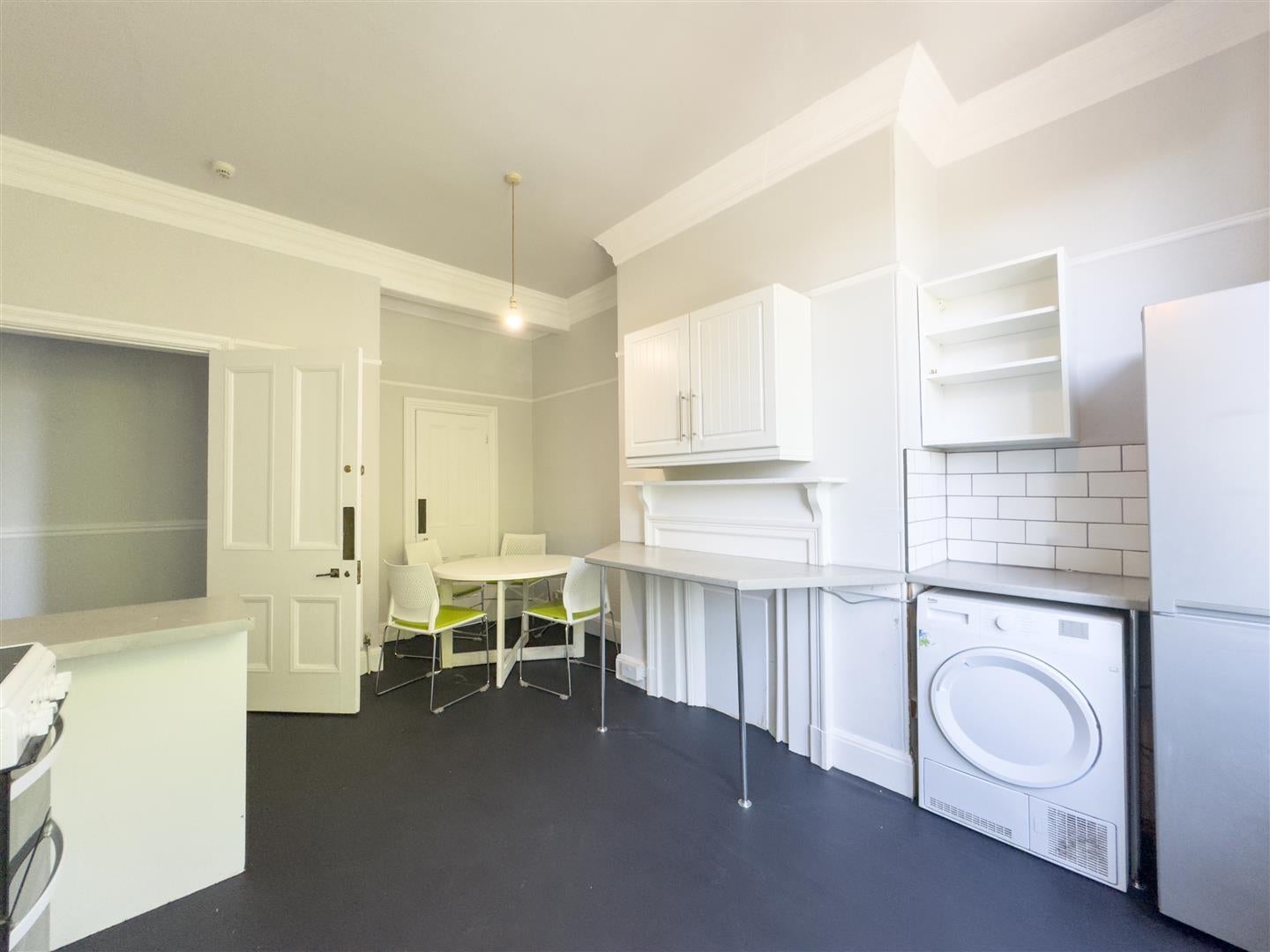 Room Otley Road in Leeds