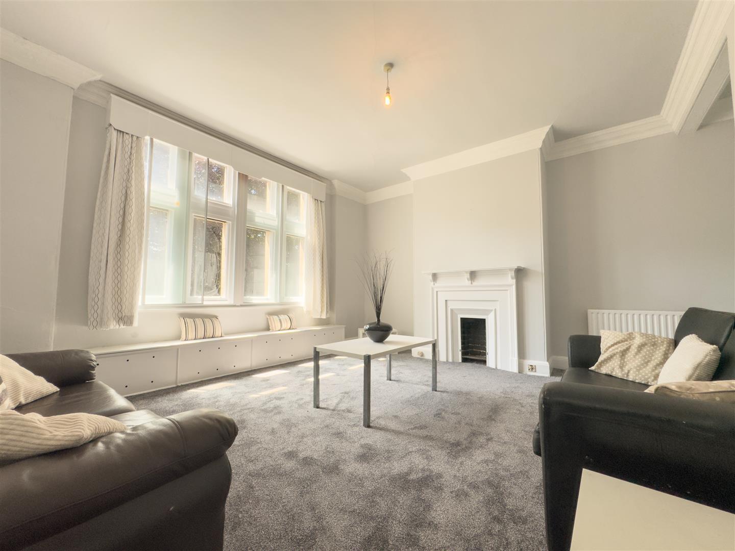 Room Otley Road in Leeds