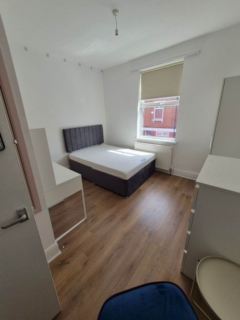 House Thorn Grove in Manchester