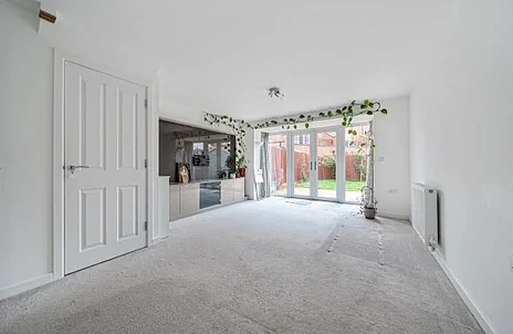 House Home Straight in Greenham