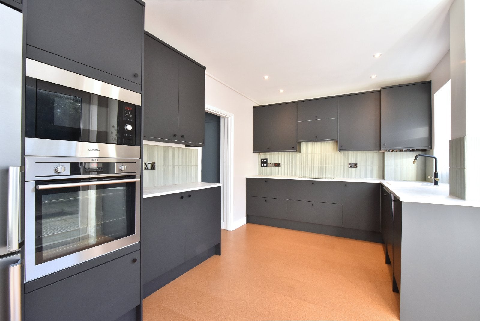 Flat Queenswood Road in Greater London