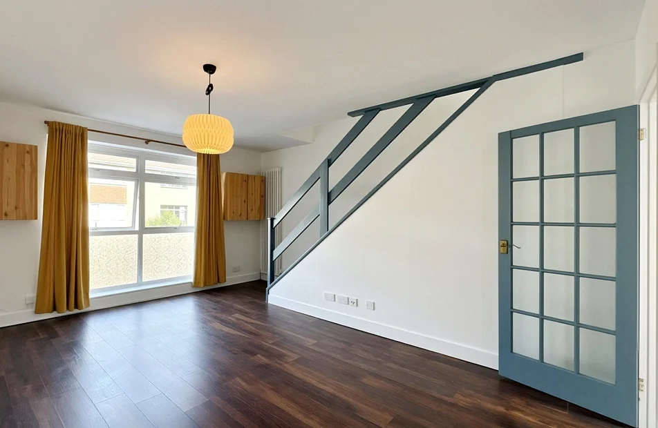 Flat Queenswood Road in Greater London
