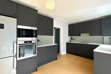 Flat Queenswood Road in Greater London